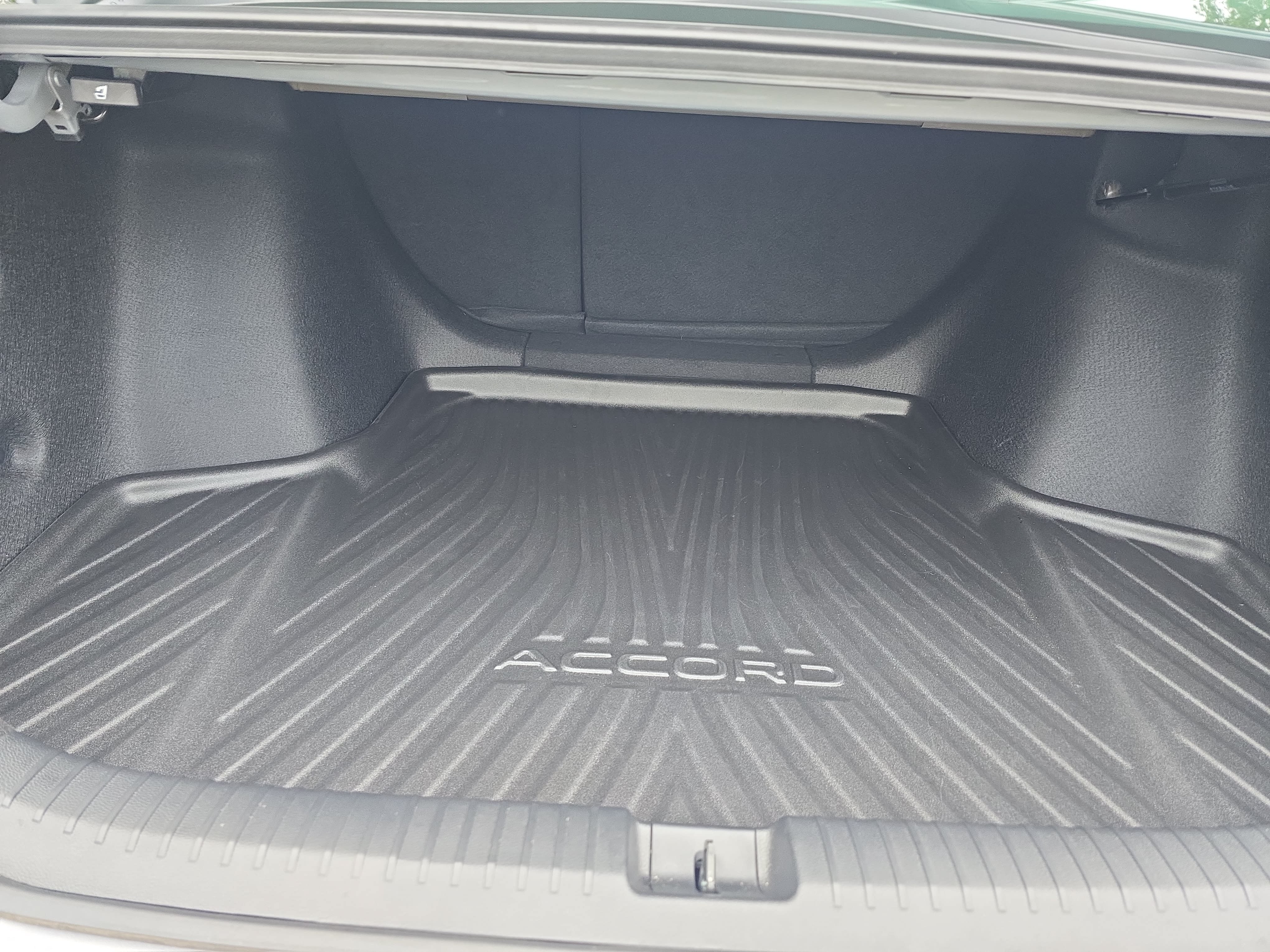 Used 2026 Honda Accord EX-L image 12