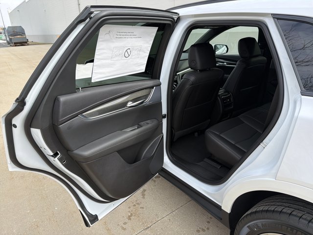 New 2026 Cadillac XT5 Sportv w/ LPO, Floor Liner Package image 24