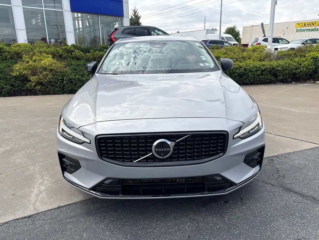 Certified 2023 Volvo S60 B5 Plus w/ Climate Package AWD/4WD image 4