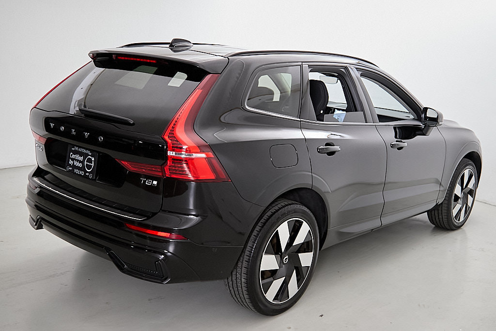 Certified 2025 Volvo XC60 T8 Plus w/ Protection Package Premier AWD/4WD image 8