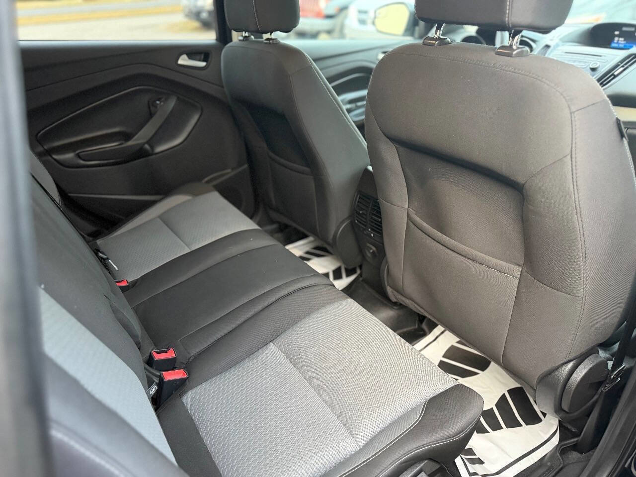 Used 2017 Ford Escape SE image 14