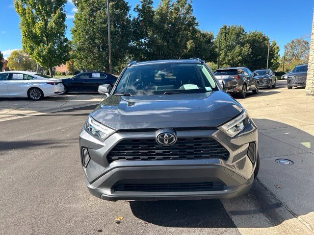 Used 2025 Toyota RAV4 LE AWD/4WD image 2