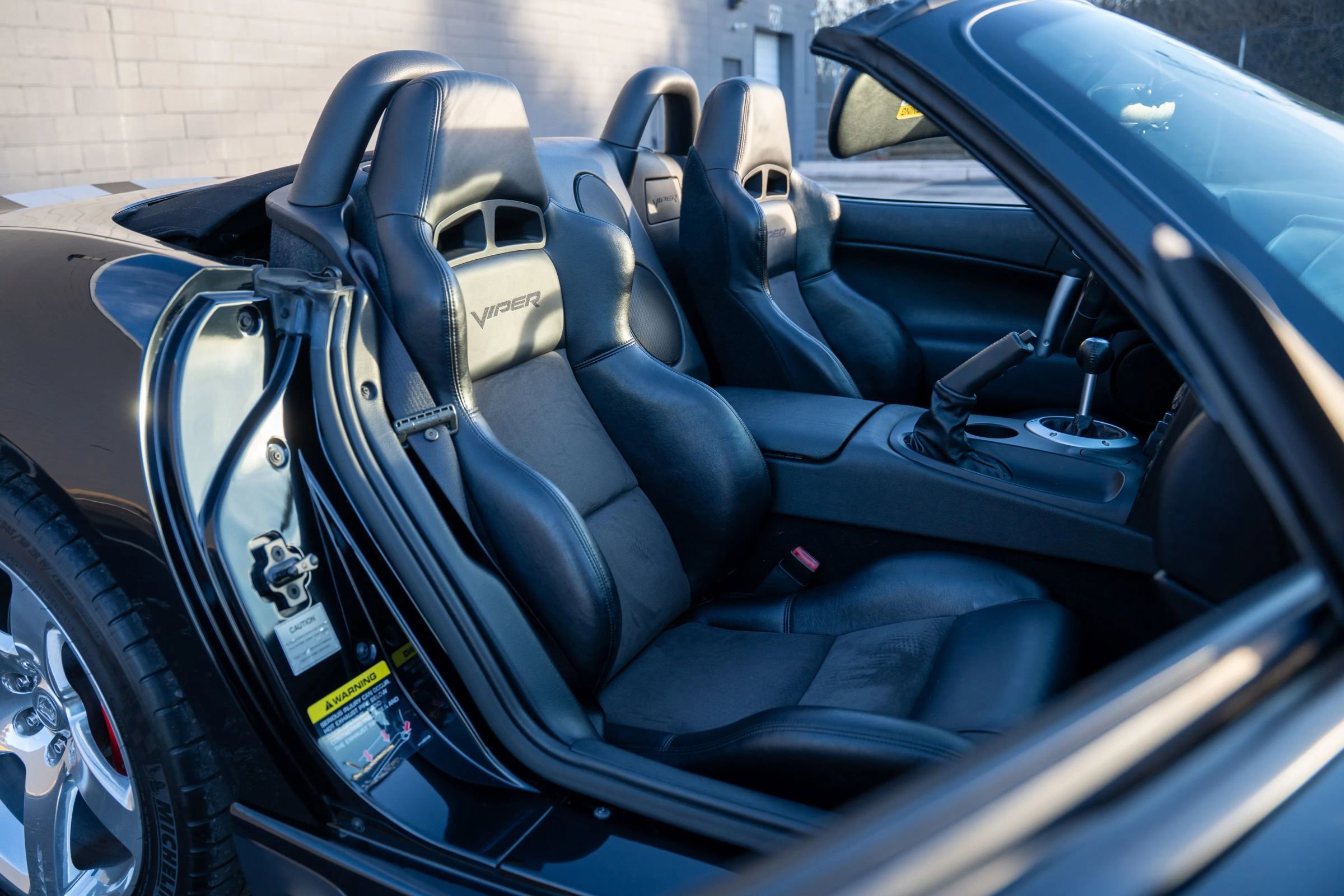 Used 2006 Dodge Viper SRT-10 image 2