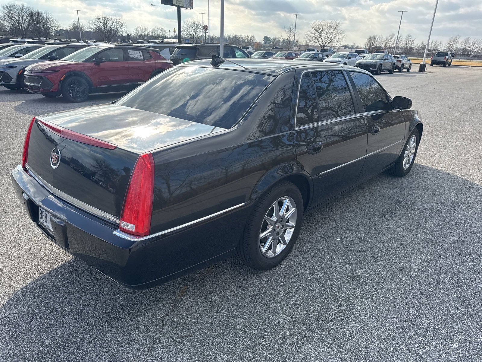 Used 2011 Cadillac DTS Luxury image 4