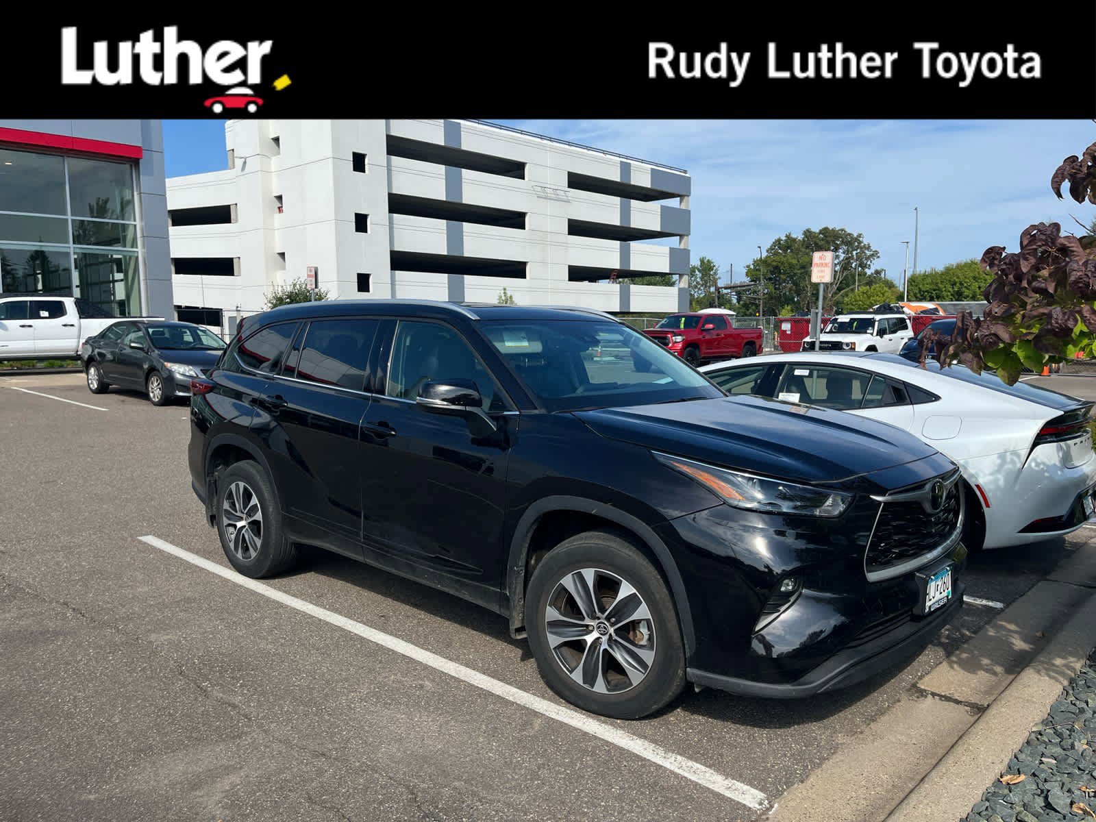 Used 2022 Toyota Highlander XLE