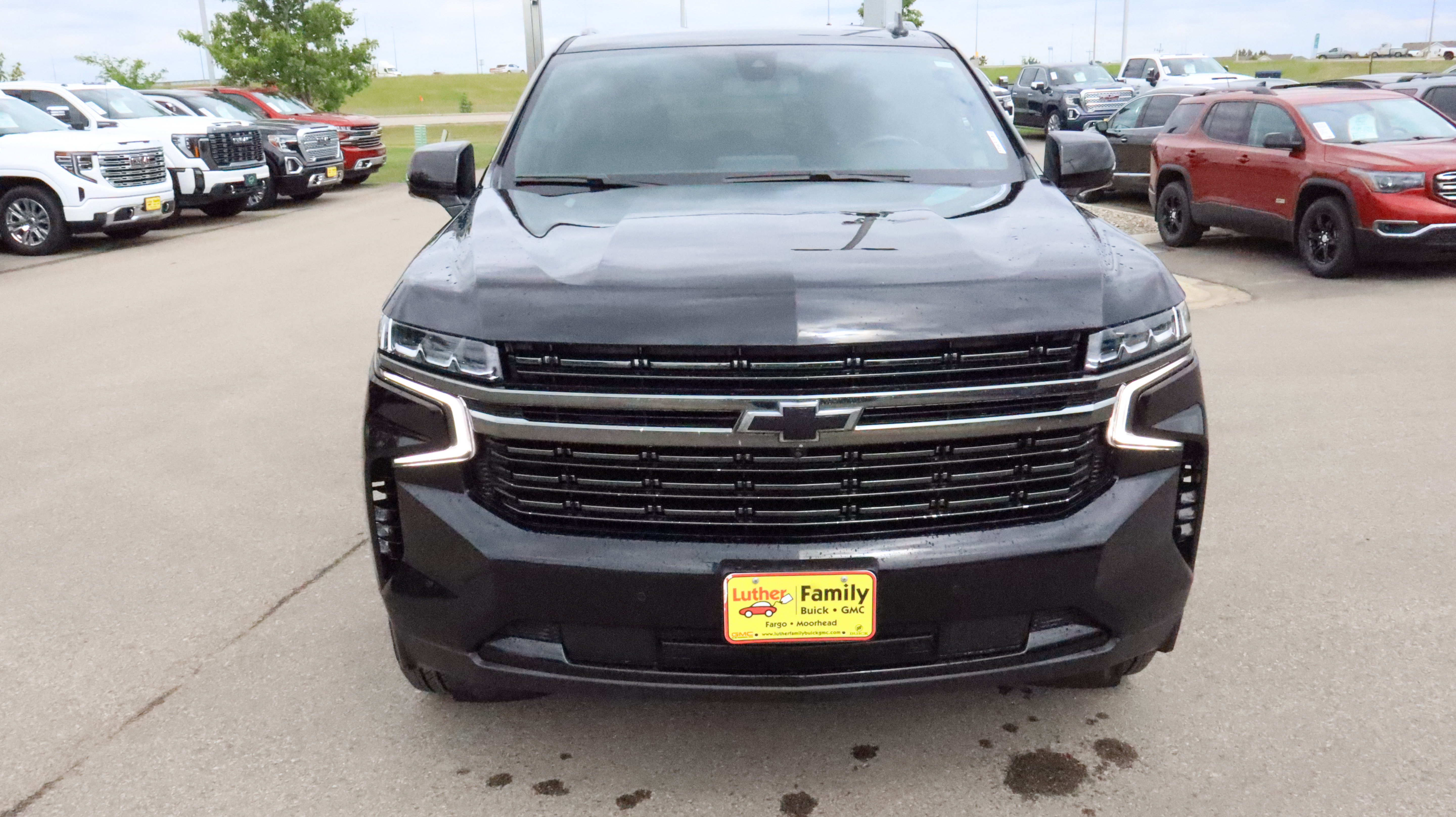 Certified 2022 Chevrolet Suburban RST w/ Luxury Package AWD/4WD image 2
