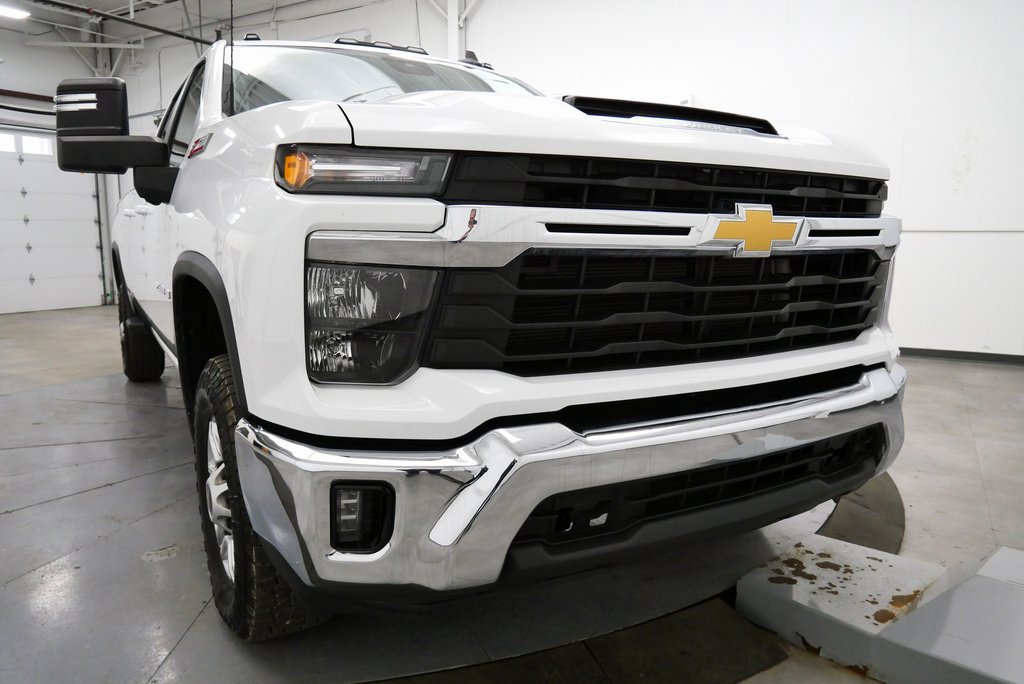 Used 2024 Chevrolet Silverado 2500 LT w/ Convenience Package AWD/4WD image 39