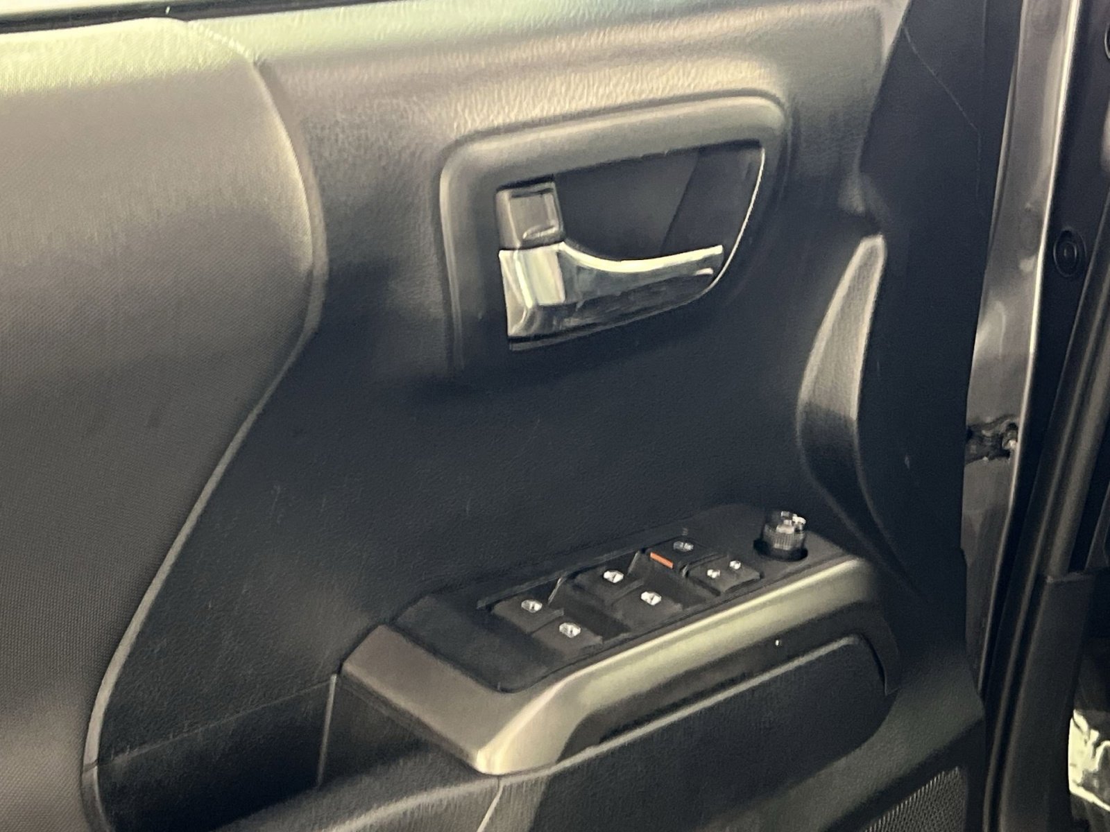 Used 2019 Toyota Tacoma TRD Off-Road image 15