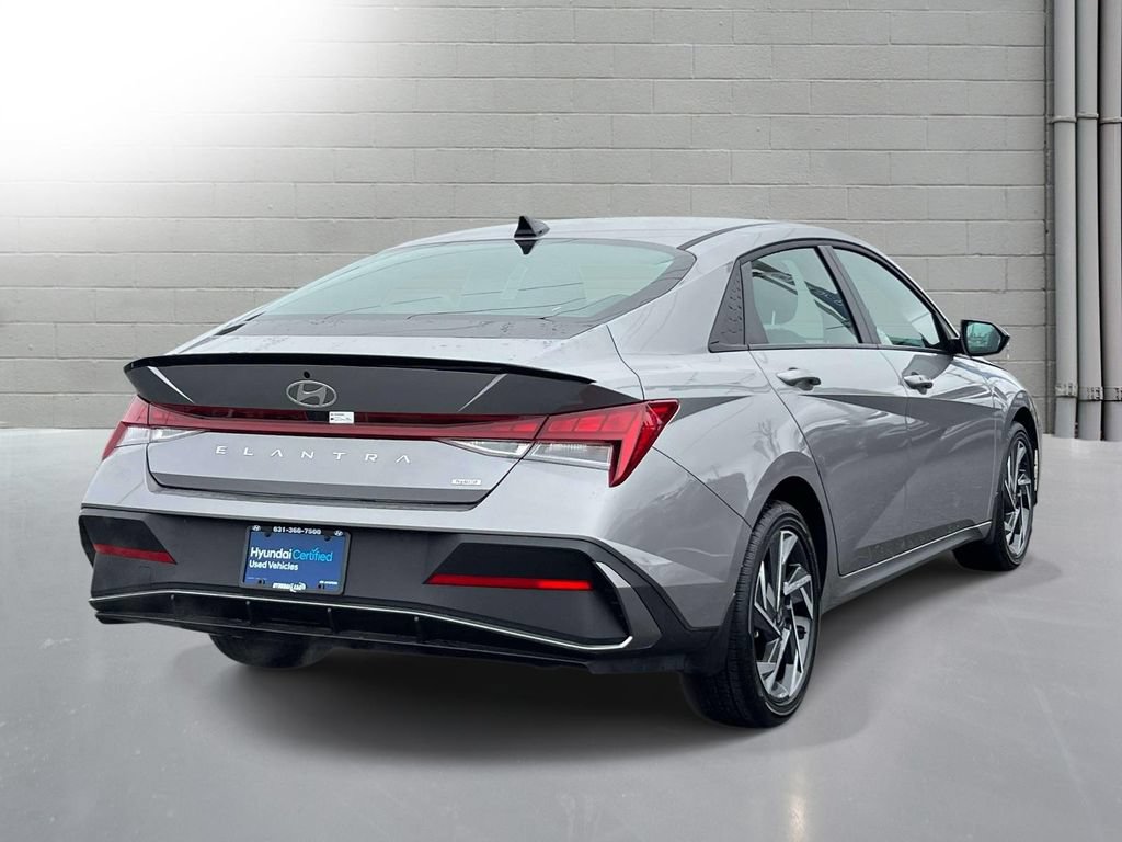 Used 2025 Hyundai Elantra SEL FWD image 6
