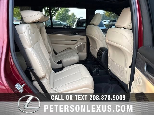 Used 2023 Jeep Grand Cherokee L Limited w/ Luxury Tech Group II AWD/4WD image 21