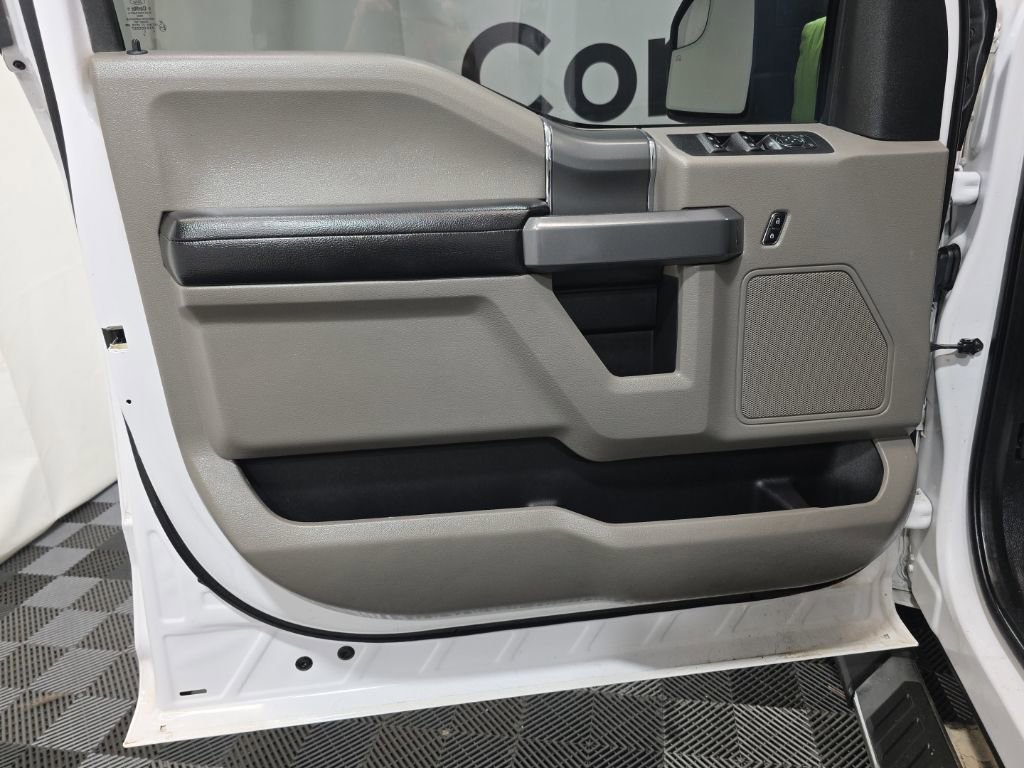 Used 2016 Ford F150 XLT w/ Equipment Group 302A Luxury image 21