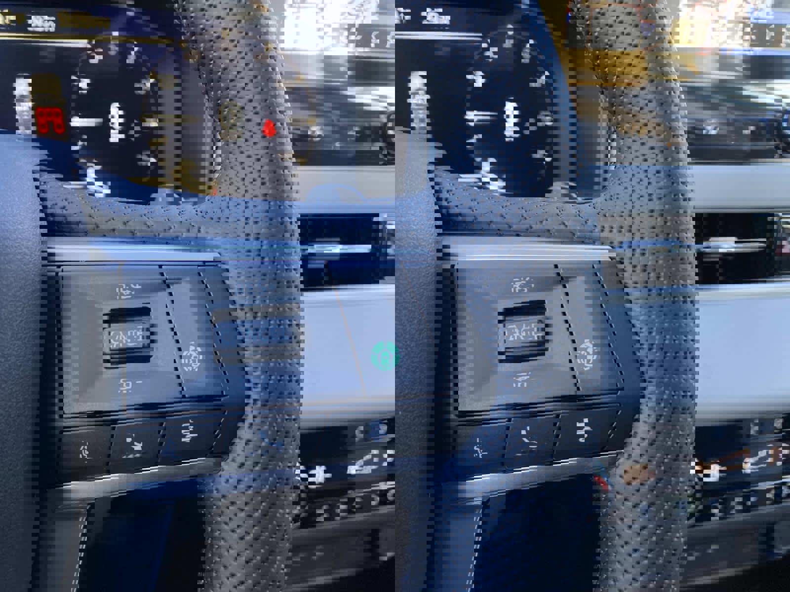 New 2026 Mitsubishi Outlander SE image 17