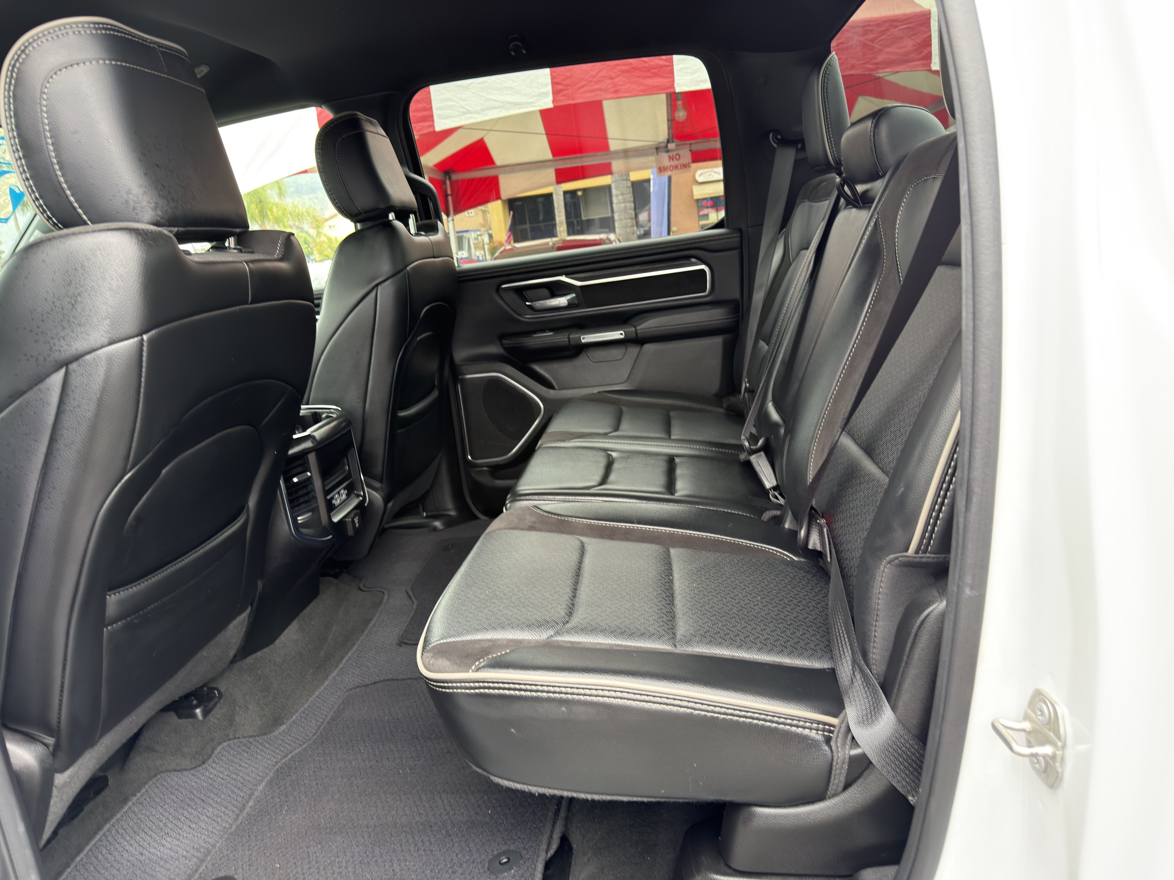 Used 2024 RAM 1500 Laramie AWD/4WD image 18