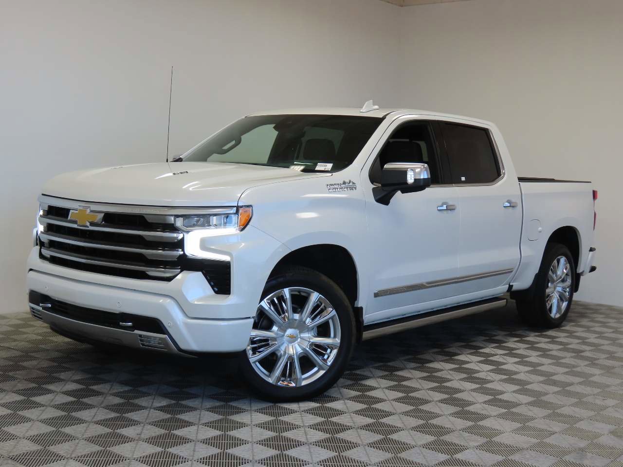 Used 2024 Chevrolet Silverado 1500 High Country image 1