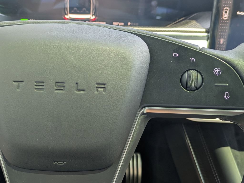 Used 2022 Tesla Model X Plaid image 16