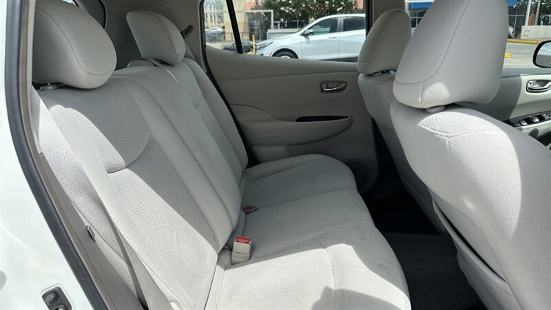 Used 2013 Nissan Leaf SV w/ LED & Quick Charge Pkg FWD image 13