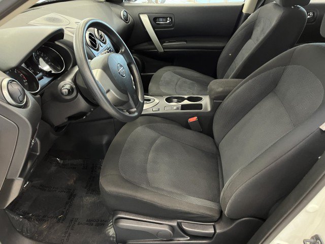 Used 2014 Nissan Rogue S AWD/4WD image 9