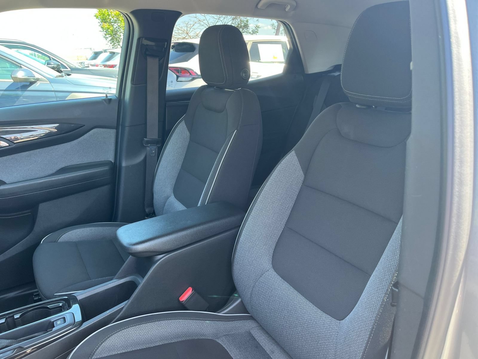 Used 2025 Chevrolet TrailBlazer LT FWD image 28