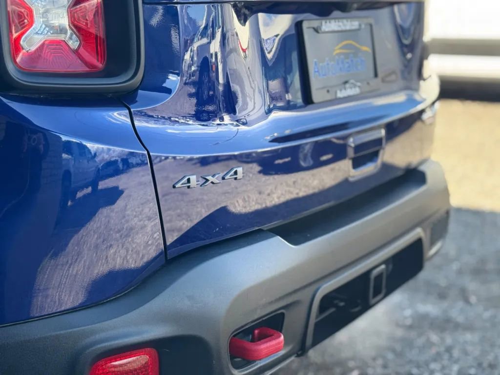 Used 2020 Jeep Renegade Trailhawk w/ Cold Weather Group image 33