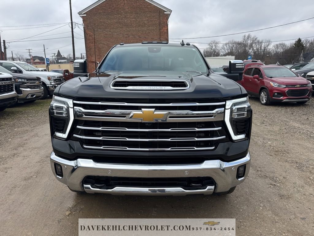 Used 2025 Chevrolet Silverado 2500 LTZ w/ LTZ Plus Package image 9