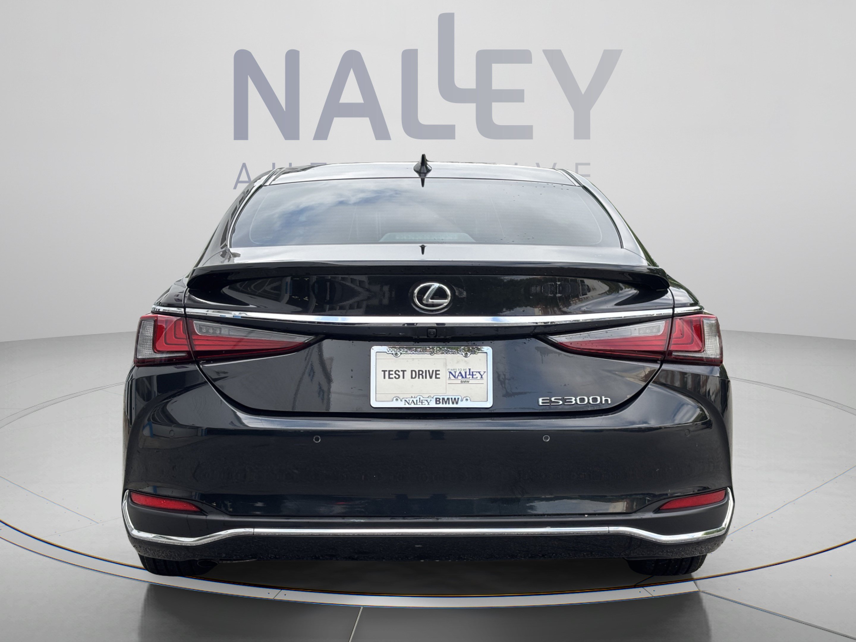Used 2024 Lexus ES 300h Ultra Luxury w/ Accessory Package (Z2) FWD image 3