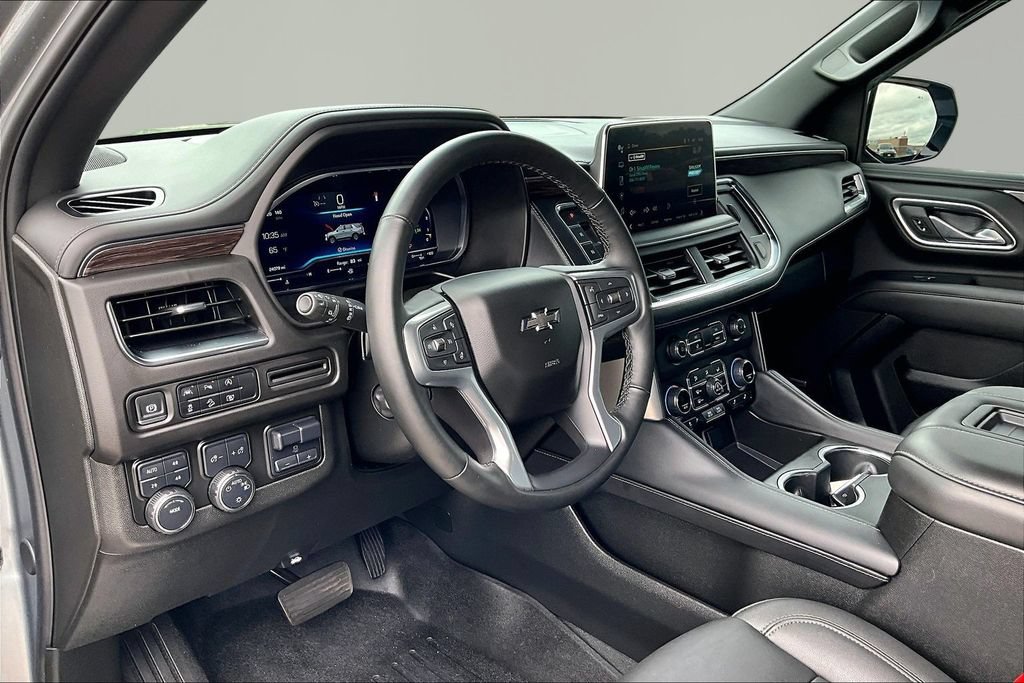 Used 2024 Chevrolet Tahoe Z71 w/ Luxury Package AWD/4WD image 14