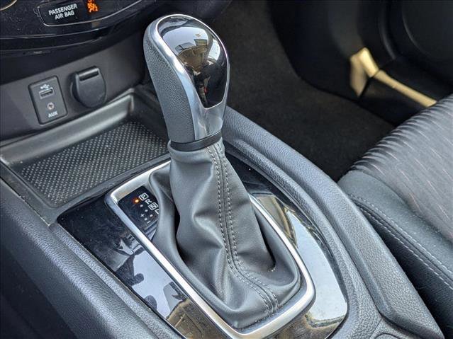 Used 2017 Nissan Rogue SV image 12