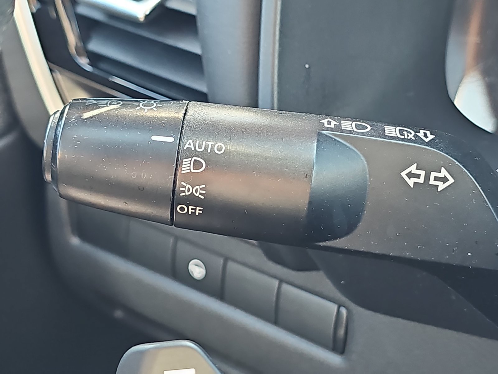 Used 2021 Nissan Rogue SV AWD/4WD image 34