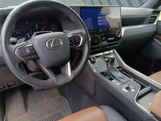 Certified 2024 Lexus GX 550 w/ Accessory Package (2T) image 11