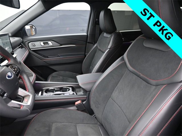 Used 2025 Ford Explorer ST image 9