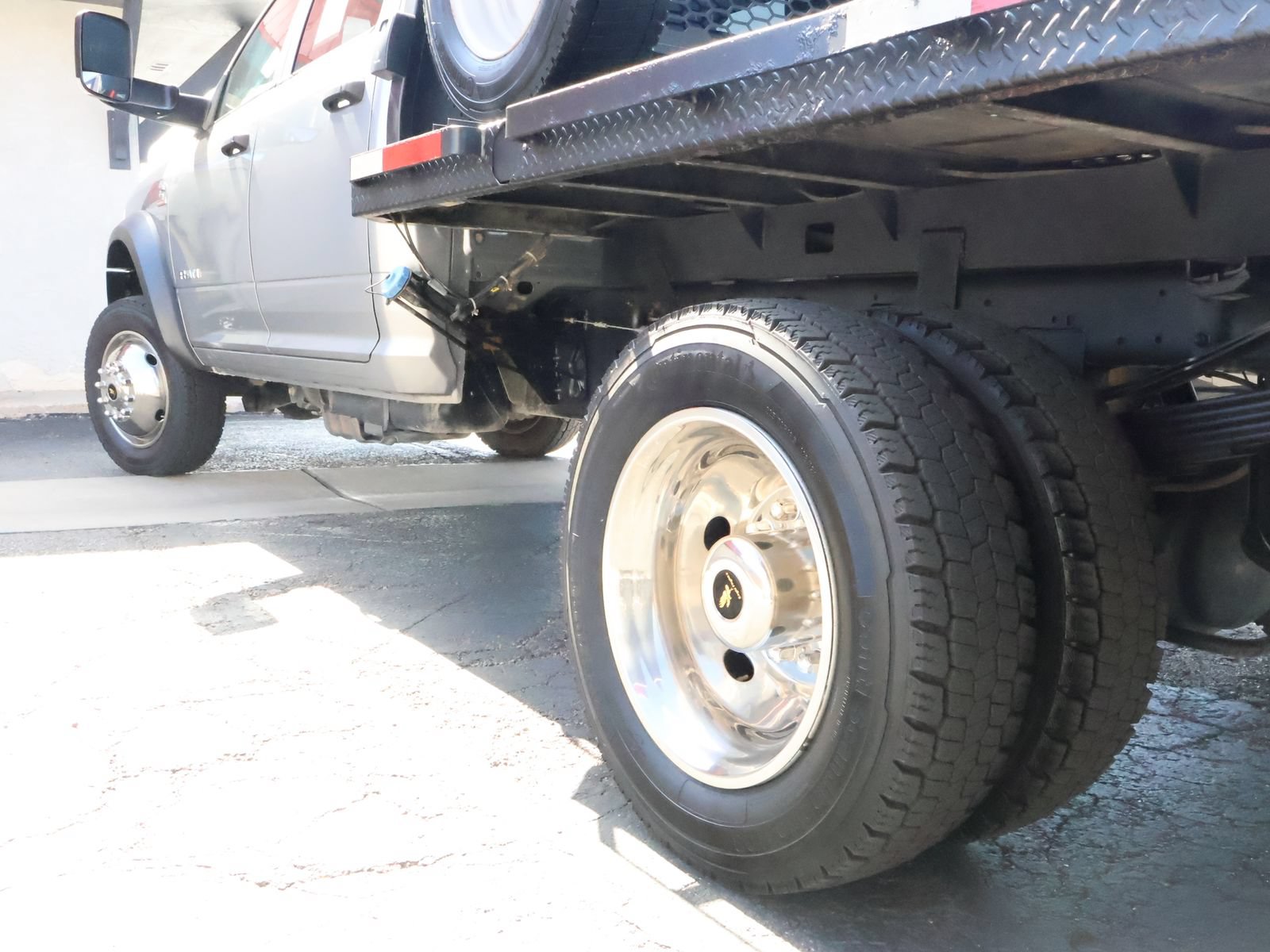 Used 2022 RAM 5500 Tradesman w/ Chrome Appearance Group AWD/4WD image 9