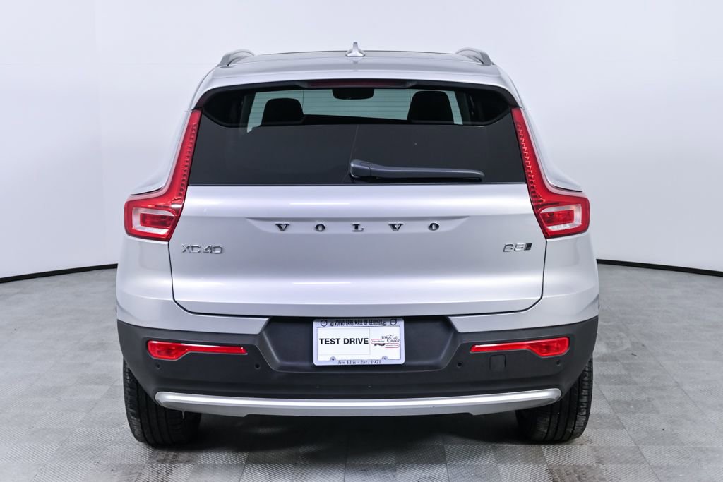 Certified 2025 Volvo XC40 B5 Plus image 30
