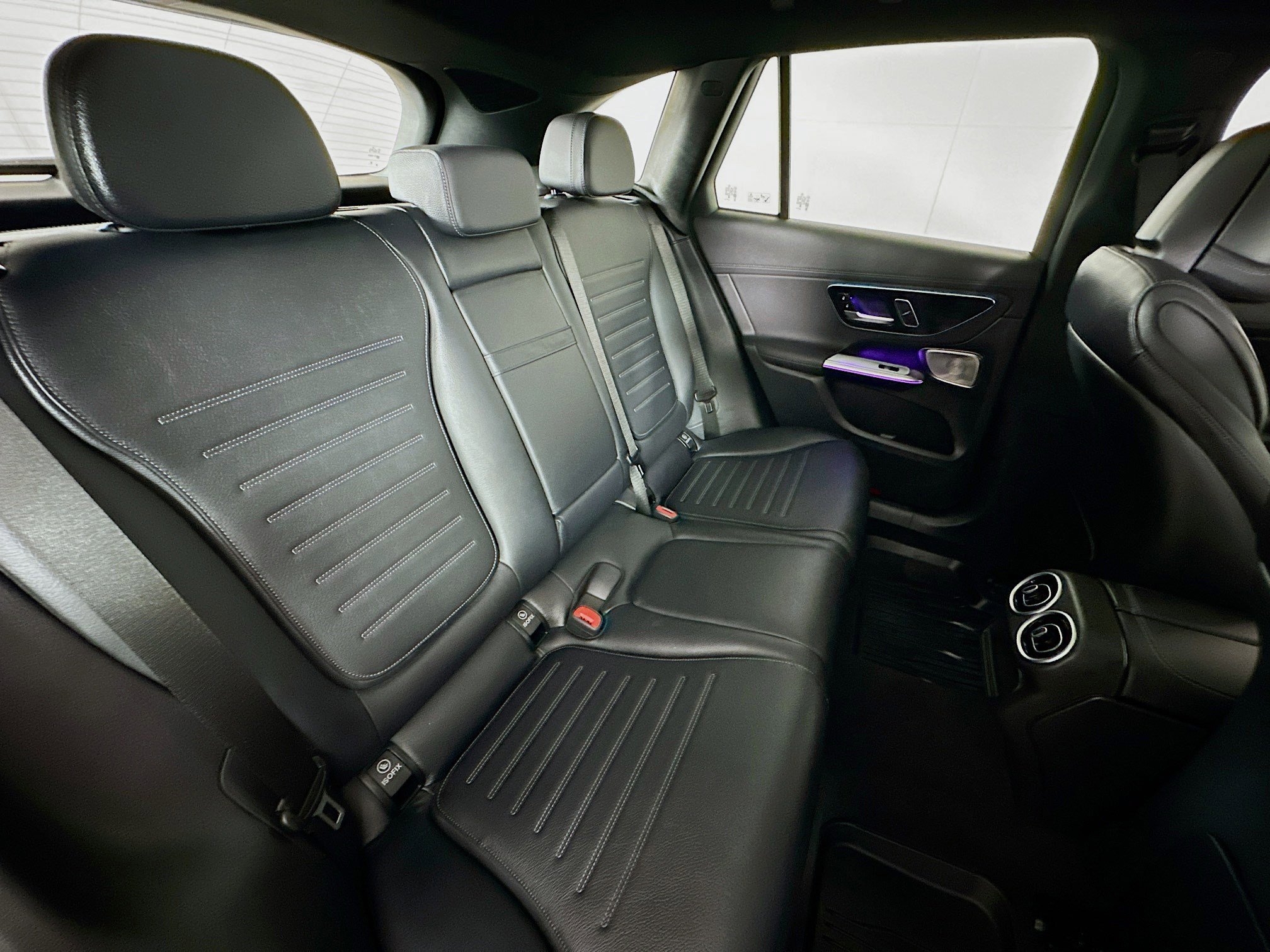 Used 2025 Mercedes-Benz GLC 43 AMG 4MATIC w/ Driver Assistance Package image 26