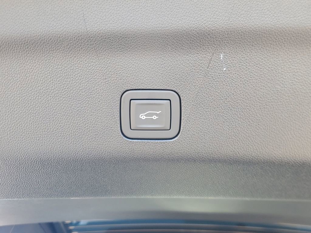 New 2026 Chevrolet Suburban LT w/ Comfort Package image 8