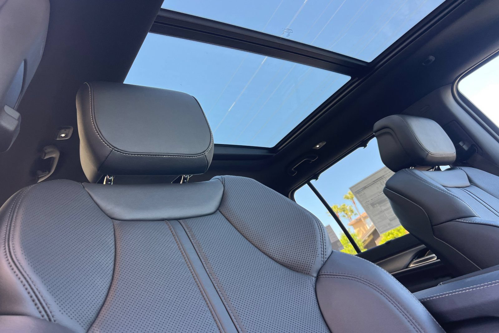 New 2026 Jeep Grand Wagoneer Limited AWD/4WD image 18