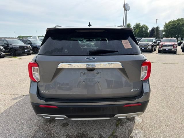 Used 2024 Ford Explorer XLT w/ Equipment Group 202A AWD/4WD image 4