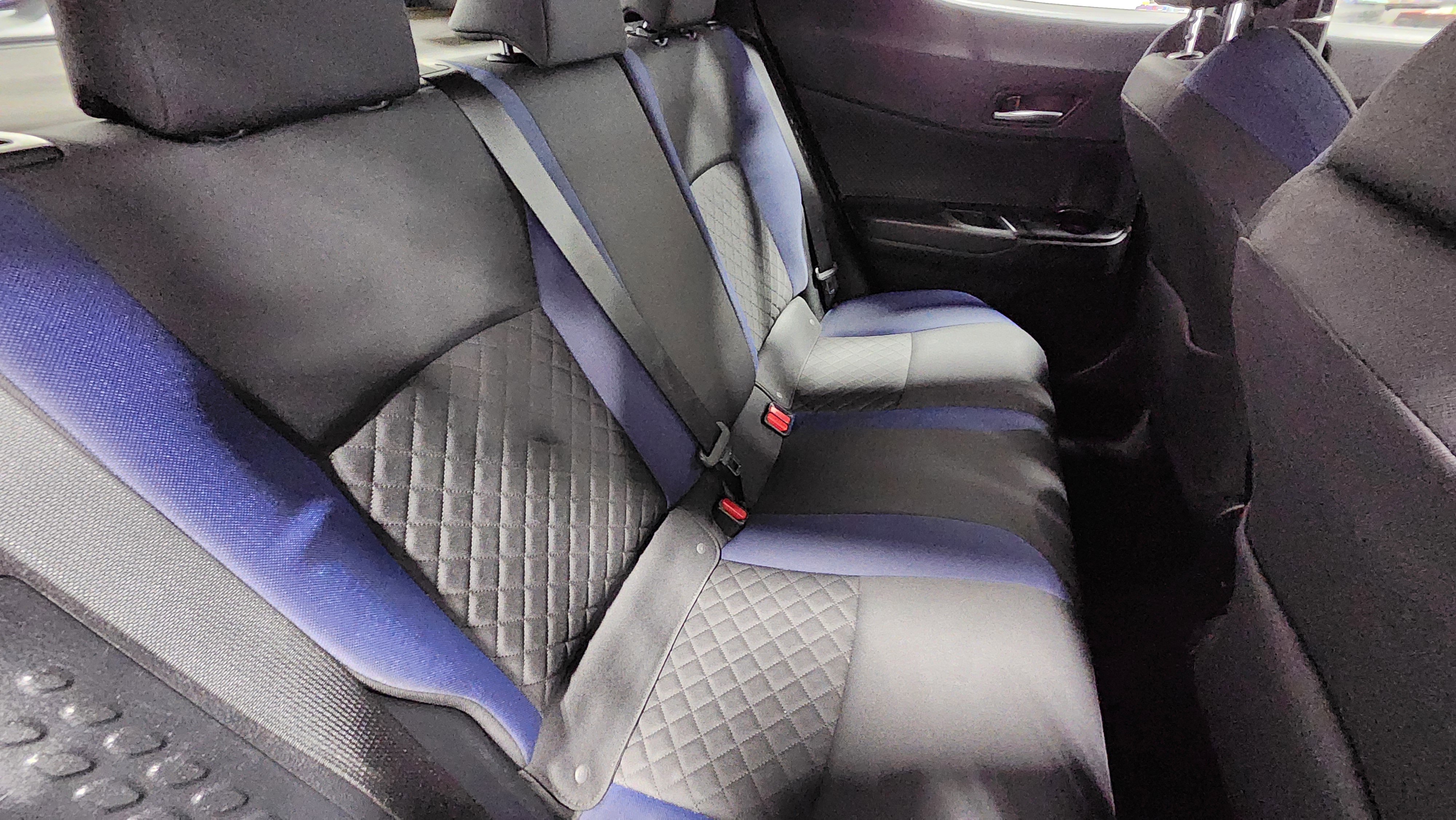 Used 2022 Toyota C-HR XLE image 17