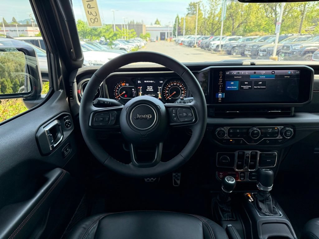 Used 2025 Jeep Wrangler Unlimited Rubicon AWD/4WD image 23