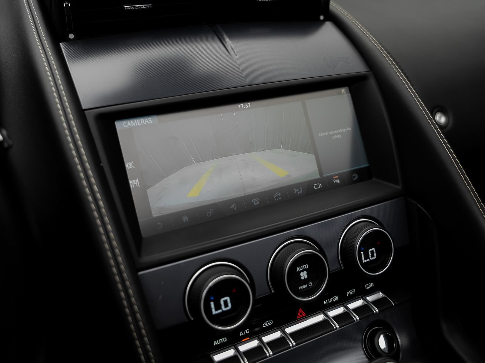 Used 2020 Jaguar F-TYPE R AWD/4WD image 46