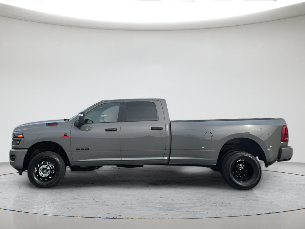 New 2026 RAM 3500 Big Horn AWD/4WD image 6