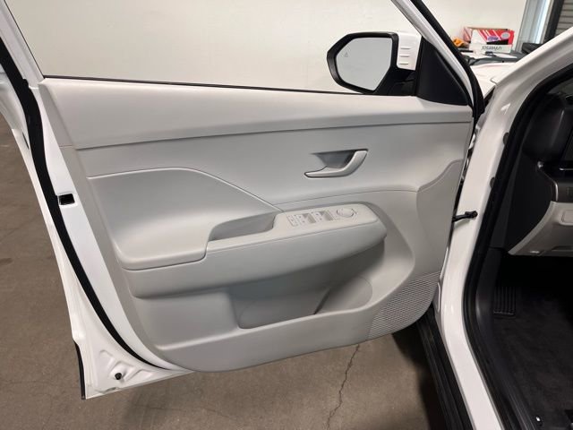 Used 2024 Hyundai Kona SEL w/ Convenience Package image 25