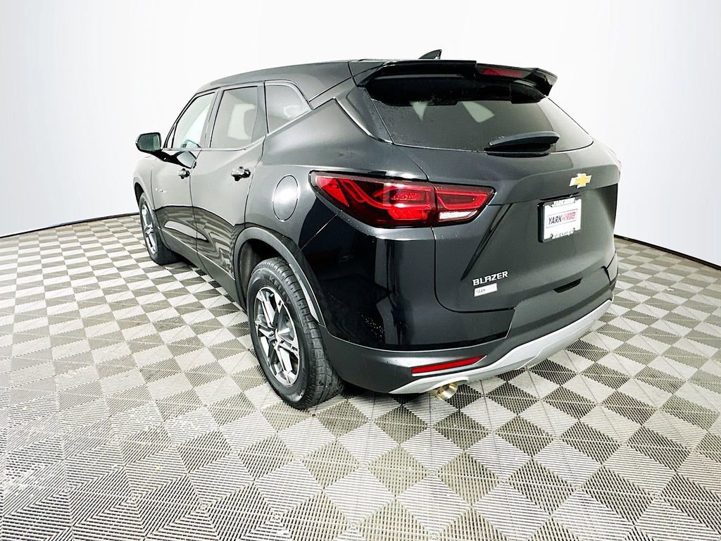Used 2023 Chevrolet Blazer LT FWD image 7