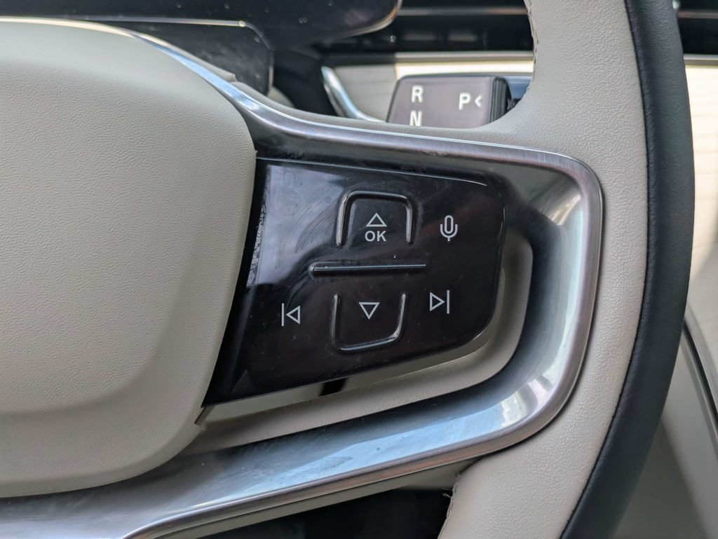 Certified 2025 Volvo EX90 Ultra AWD/4WD image 40