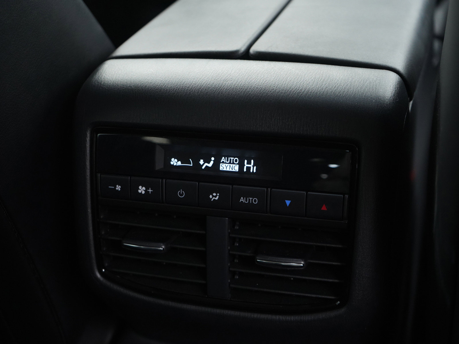 Used 2023 MAZDA CX-9 Touring image 17