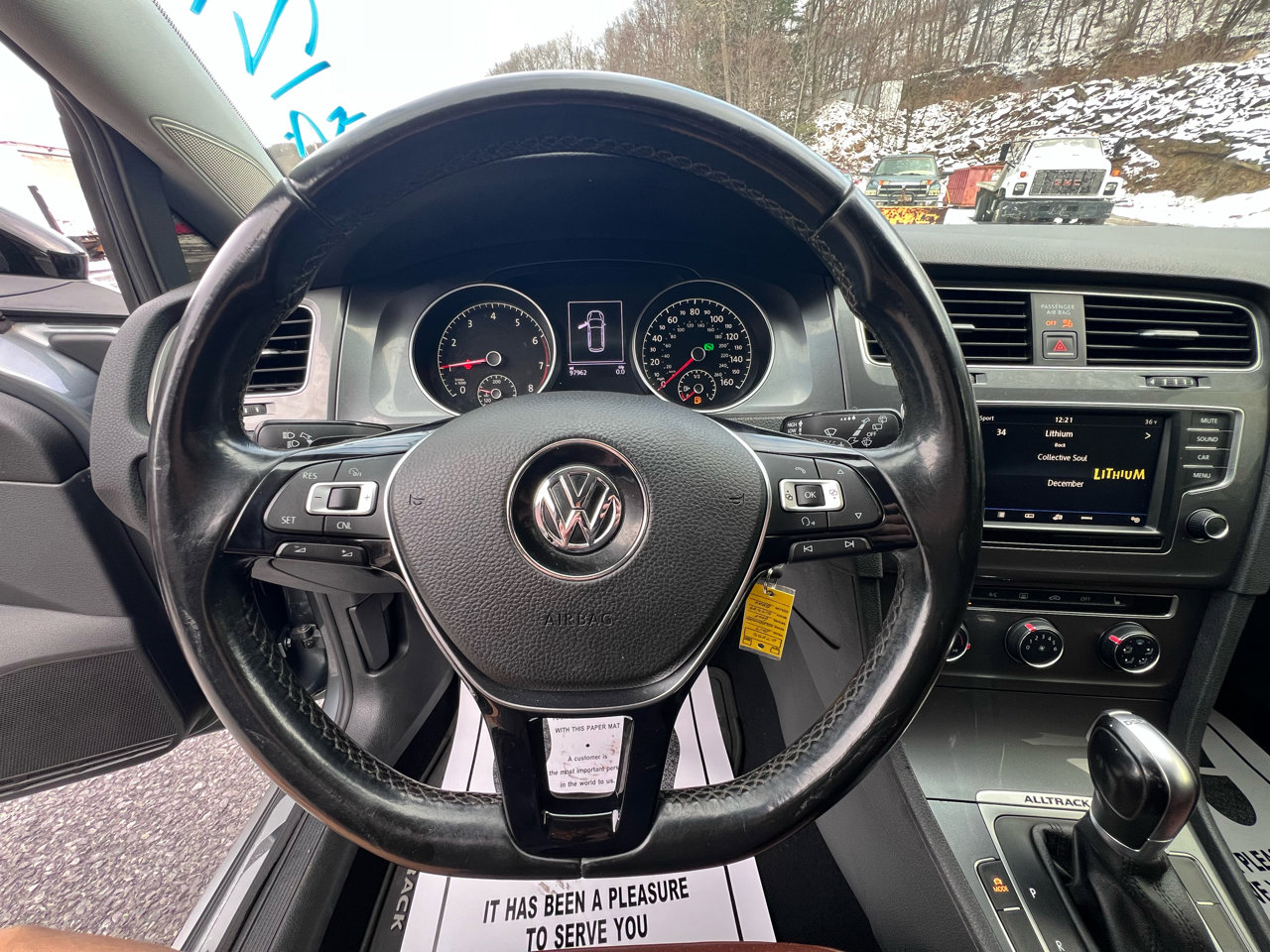 Used 2017 Volkswagen Golf Alltrack S image 10