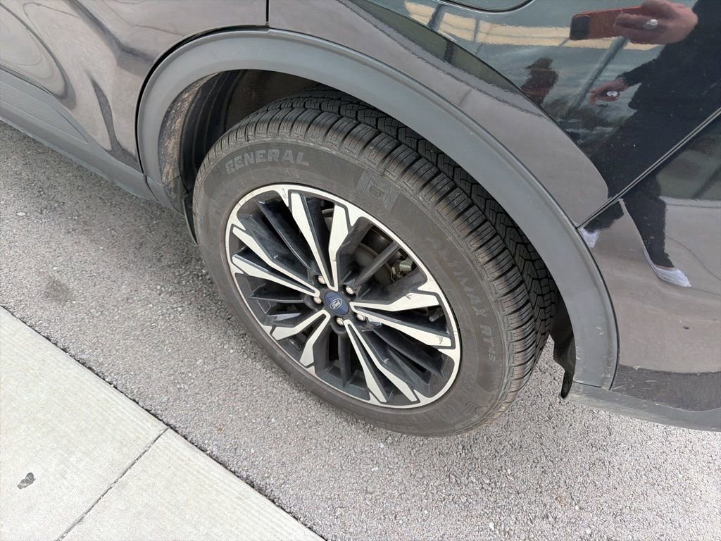 Used 2021 Ford Escape SE w/ SE Sport Appearance Package image 22