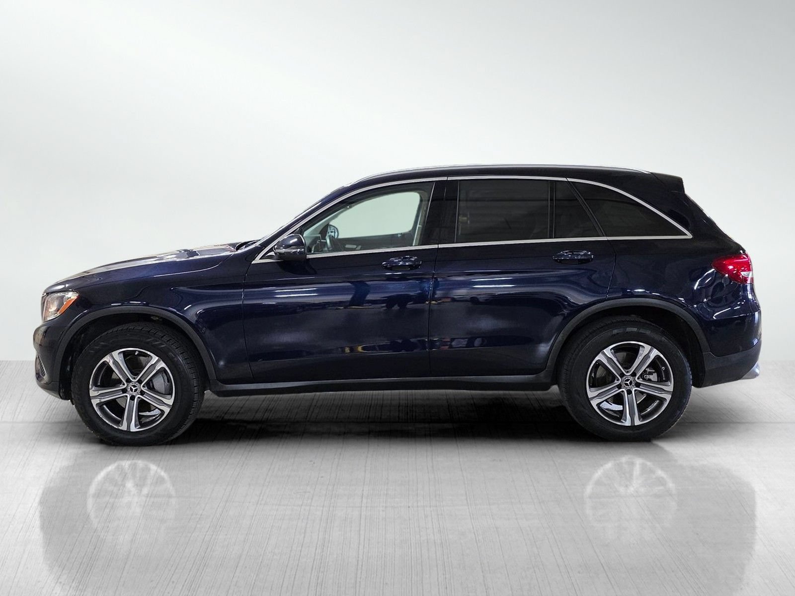 Used 2019 Mercedes-Benz GLC 300 image 4