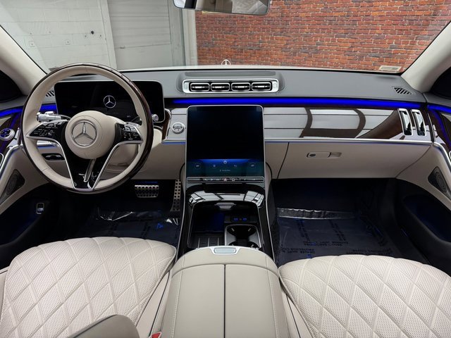 Used 2025 Mercedes-Benz S 580e S 580e image 12