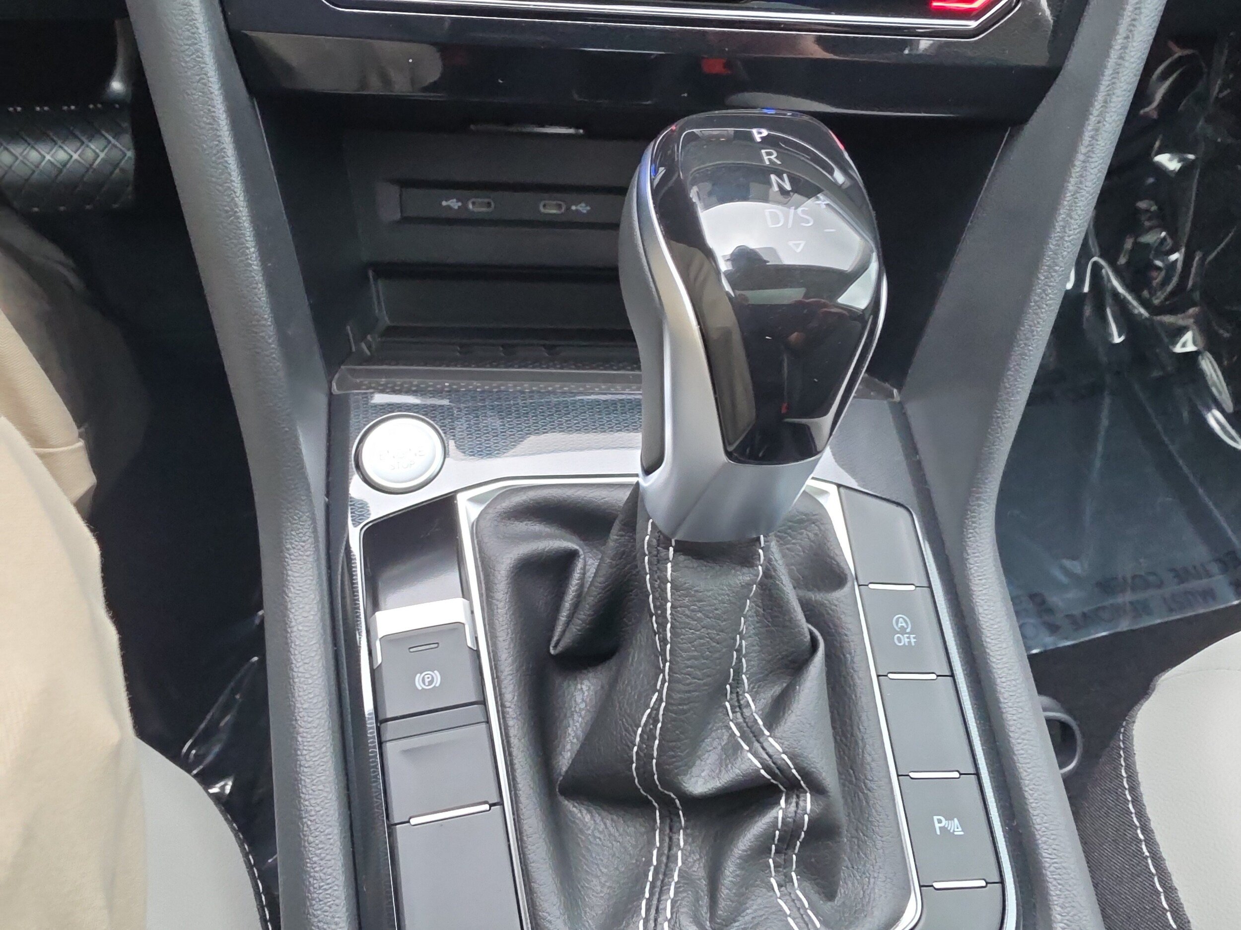 New 2026 Volkswagen Taos SE AWD/4WD image 21