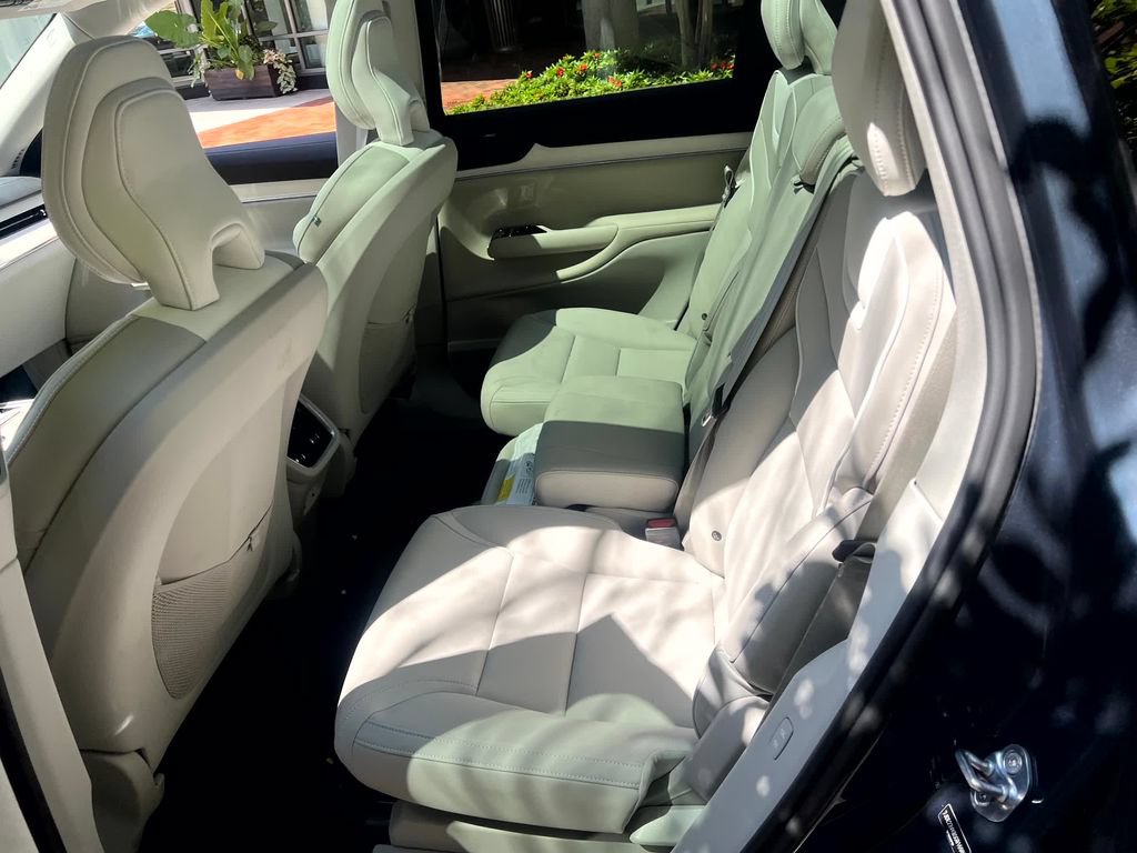Used 2025 Volvo EX90 Plus AWD/4WD image 9
